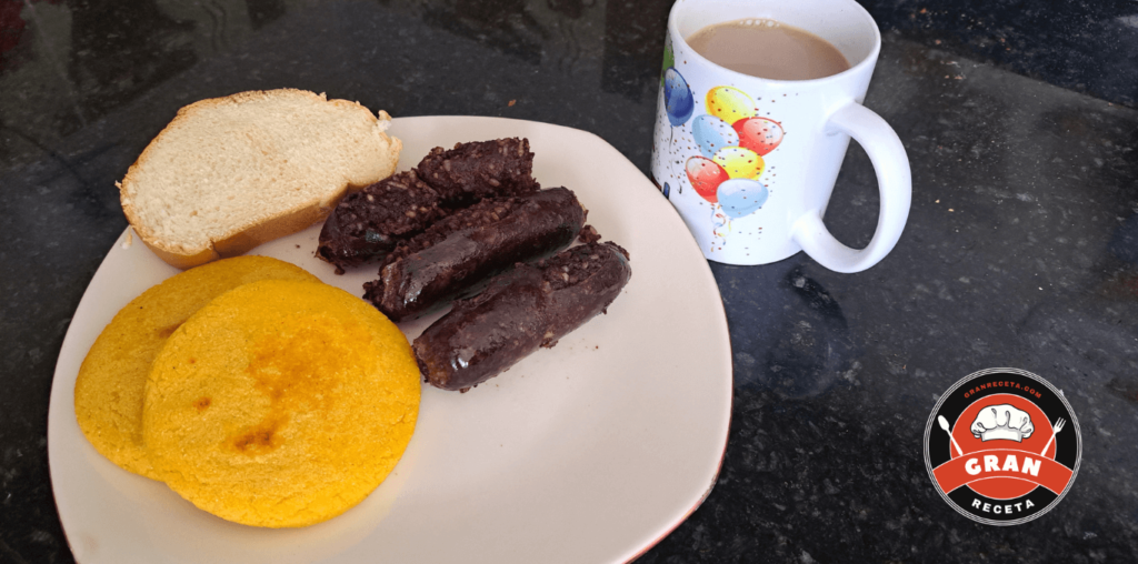 Morcilla colombiana casera: receta con sangre y arroz paso a paso